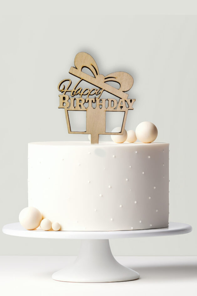 Lézervágott fa tortabeszúró Happy birthday felirattal