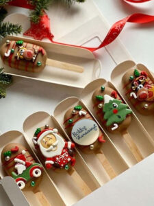 Akril cupcake korong Boldog karácsonyt felirattal (ezüst)
