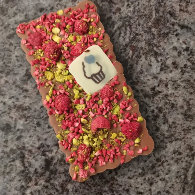 Lassan elkészül az utolsó Karácsonyra rendelt csokoládé is 👩‍🍳🍫
Kezdődhet a bejgli sütés 💪😂❤️