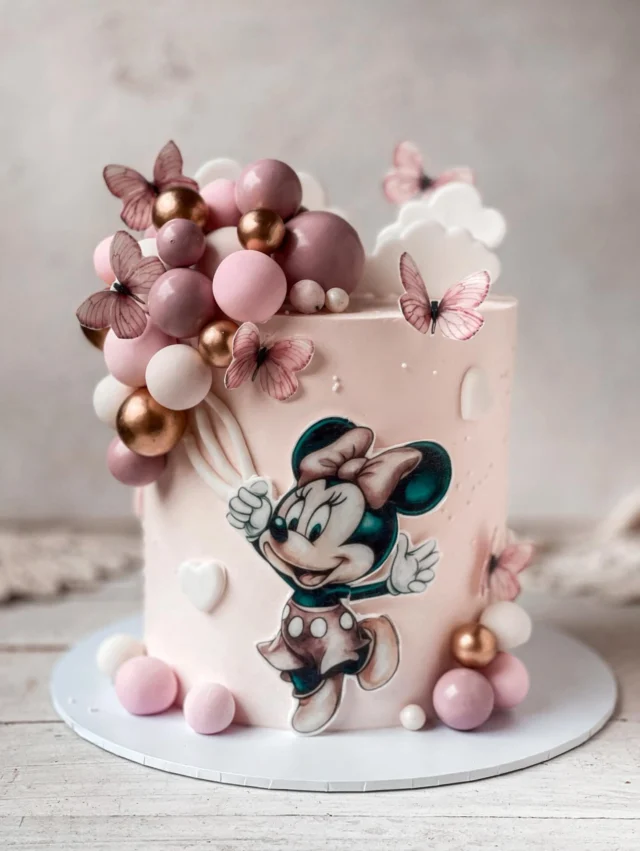 M I N N I E.  L O V E
.
.
#minniecake #szülinapitorta #tortaostyanyomtatás #kidscake#cutecake