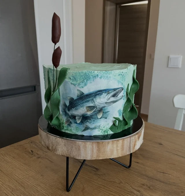 keresztapukám 50. szülinapját ünnepeltük tegnap, pár perc alatt szinte el is fogyott 🤭
Gm tejszínes gesztenye (volt 😂), a hal ostyára lett nyomtatva 🐟
#tortaostyanyomtatás #fishcake #menscake #happybirthday #cake
