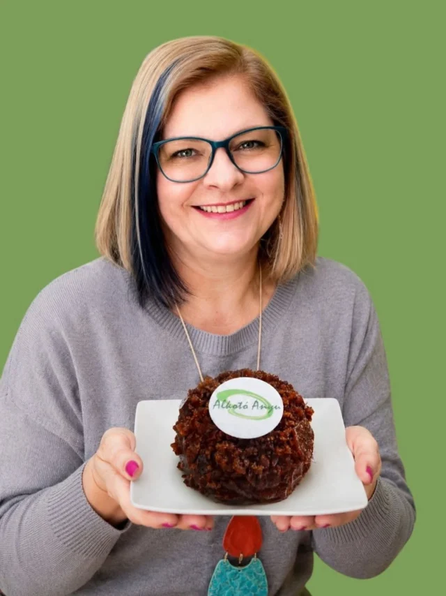 🎉SZÜLINAP🎉Pár hete annak, hogy 3 éve elindult a Takács Művész-Coaching©️ Módszertani képzés, mely felnőttképzési rendszerben nyilvántartott és Tanúsítványt ad!Gyere, és ünnepelj velem!📢 Ma éjfélig 30% kedvezmény minden egyéni képzésre, mentorprogramra, az első kommentben találod a linket, ahol felhasználható és a kedvezményes kuponkódot is!Ha érdekel ez vagy a szeptemberben induló, Life-coachinggal kibővített Takács Művész-Coaching©️ Komplex képzés, keress bizalommal!Illusztráció: dobosbomba logózott ostyával, köszönöm Antal-Varga Kriszta! tortaostyanyomtatas.hu #tortaostyanyomtatas
