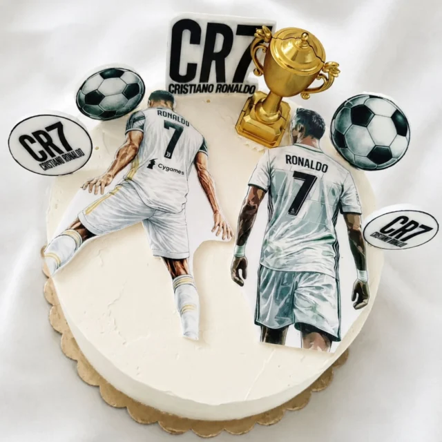 #footballcake⚽️ #cr7 #kpopdamonhunters #tortaostyanyomtatás #birthdaycakesforkids